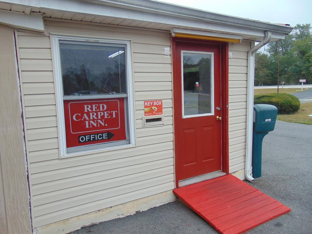 Red Carpet Inn Duncannon New Buffalo Eksteriør billede
