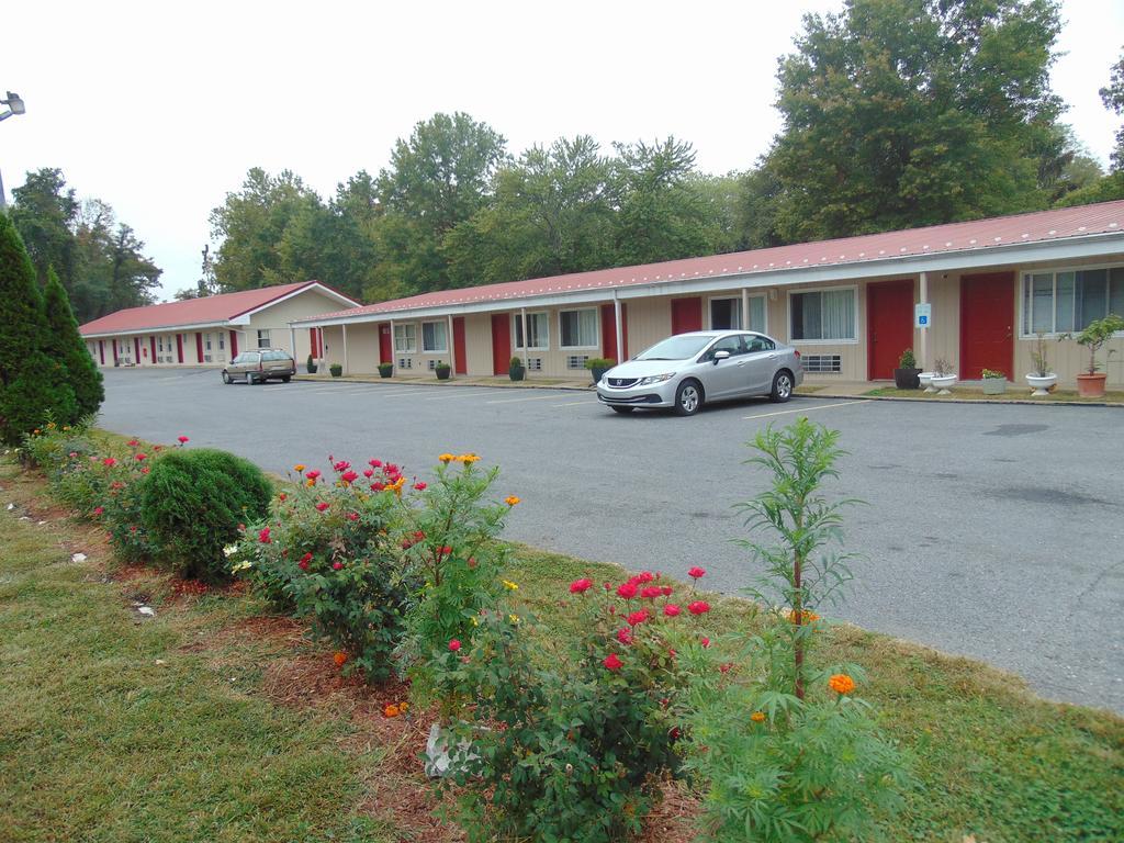 Red Carpet Inn Duncannon New Buffalo Eksteriør billede